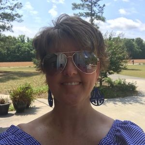 Meet your Posher, Dana